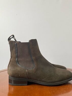 Thursday Boot Company Women's Duchess Chelsea Boots | US 8